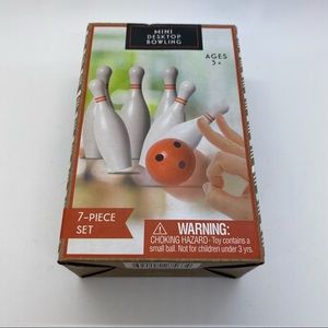 NWT Mini Desktop Bowling 7-piece Set